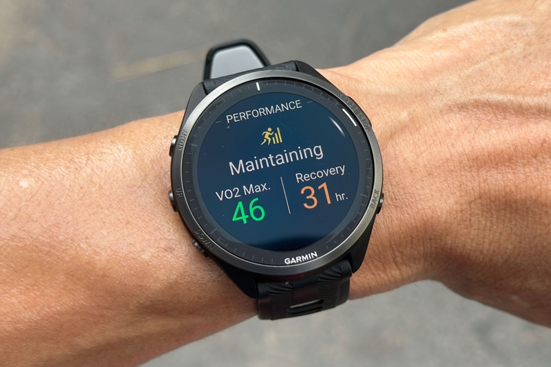 Dòng Garmin Forerunner cung cấp bức tranh sức khỏe toàn diện cho vận động viên