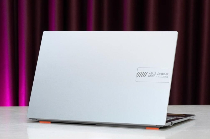 ASUS Vivobook Go 14 (E1404FA-NK177W)