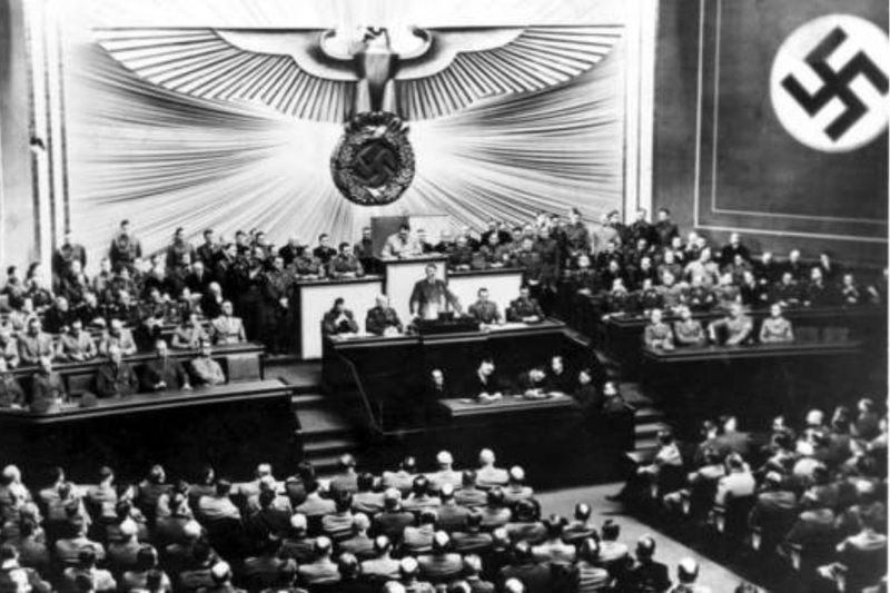 Đức và Ý tuyên chiến với Mỹ (11/12/1941)