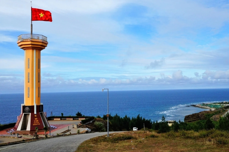 Cột cờ Lý Sơn