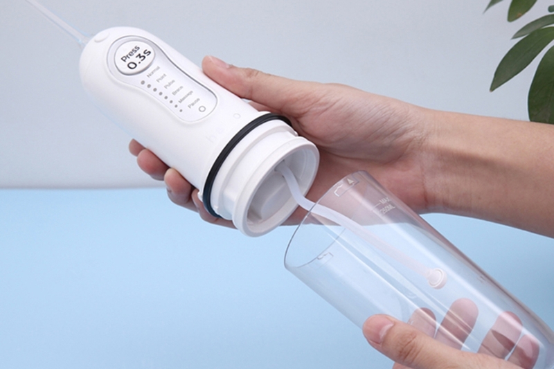 Rò rỉ nước hoặc bình chứa bị nứt