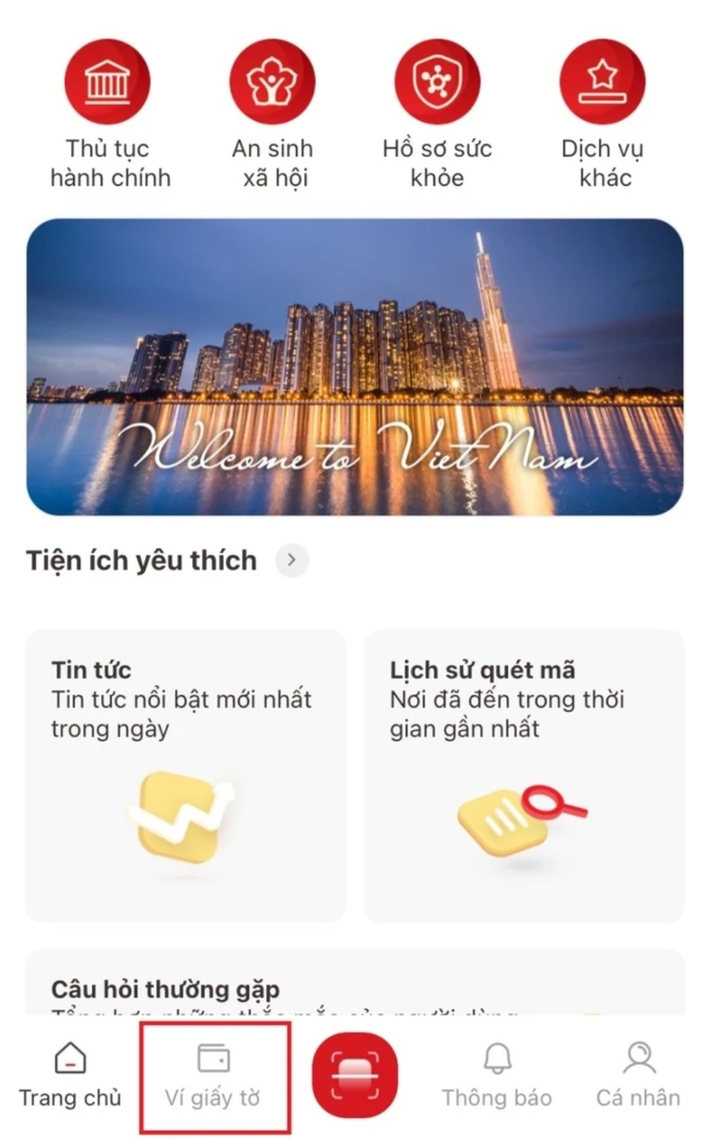 Chọn mục "Ví giấy tờ" ở phía dưới màn hình.