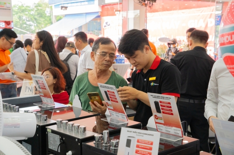 FPT Shop hỗ trợ giao hàng và lắp đặt miễn phí tại nhà