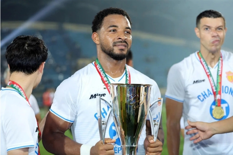 Rafaelson là ai (4)