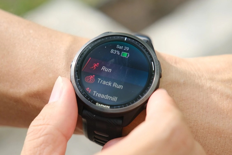 Garmin Forerunner 970 đạt tới 21 giờ định vị GPS đa băng tần liên tục