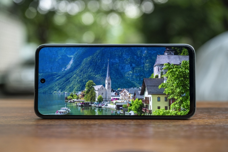 Nubia V70 Design (4)