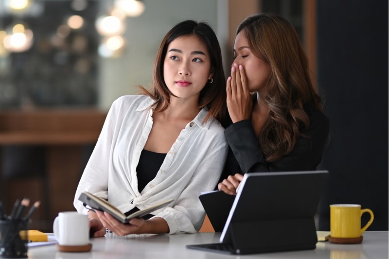 Gossip trung lập