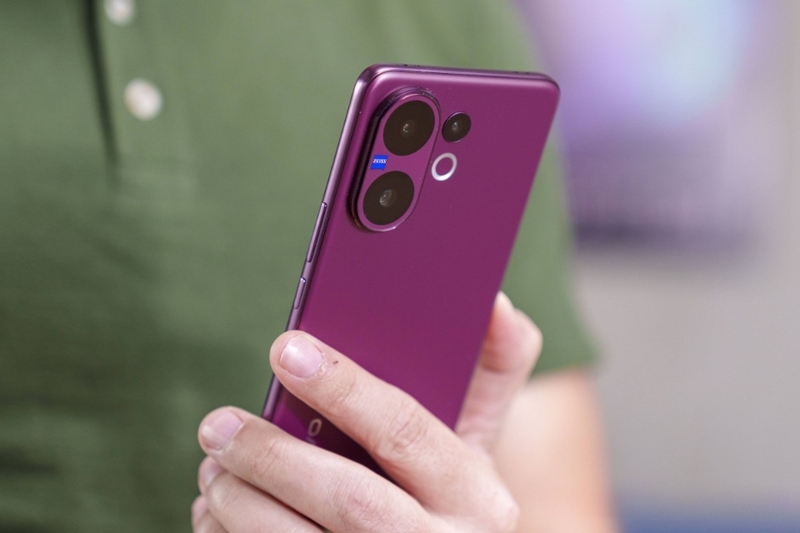 Đánh giá Vivo V60 (1)