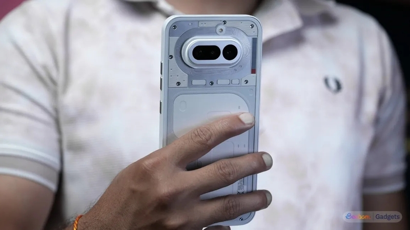 So sánh Nothing Phone (4b) vs Phone (4a) chi tiết - 1
