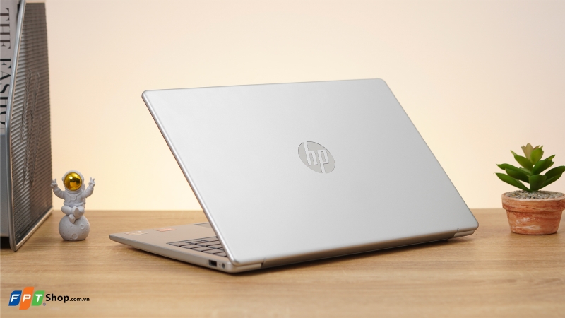 5 laptop học sinh/sinh viên “quốc dân” năm 2026 1