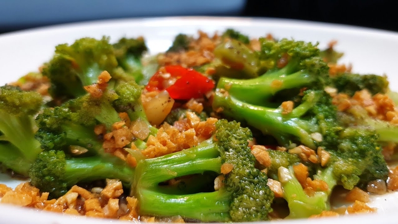 Bông cải xanh xào tỏi thơm ngon