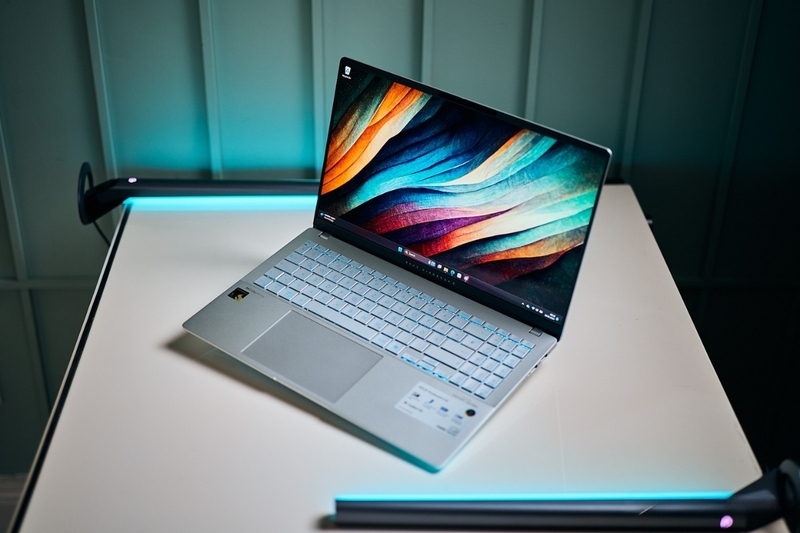Laptop ASUS AI (4)