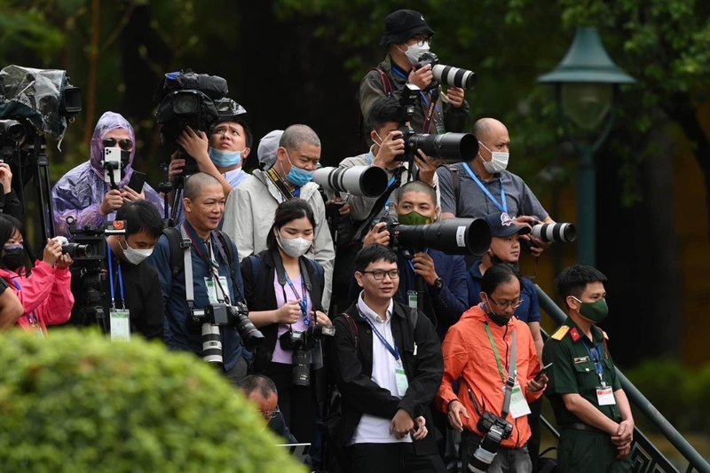 Nhiếp ảnh gia (4)