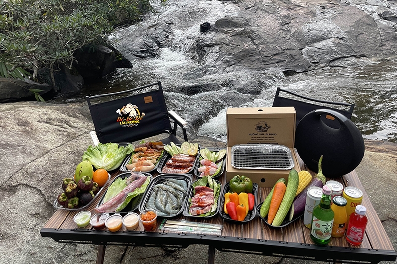 Thịt nướng và nguyên liệu ướp sẵn (nếu muốn BBQ)