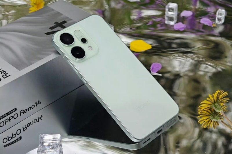 So sánh OPPO Reno14 và iPhone 15 - 1