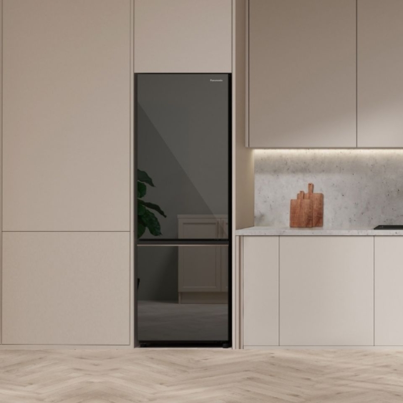 Panasonic NR-BC361VGMV được thiết kế phẳng tinh tế