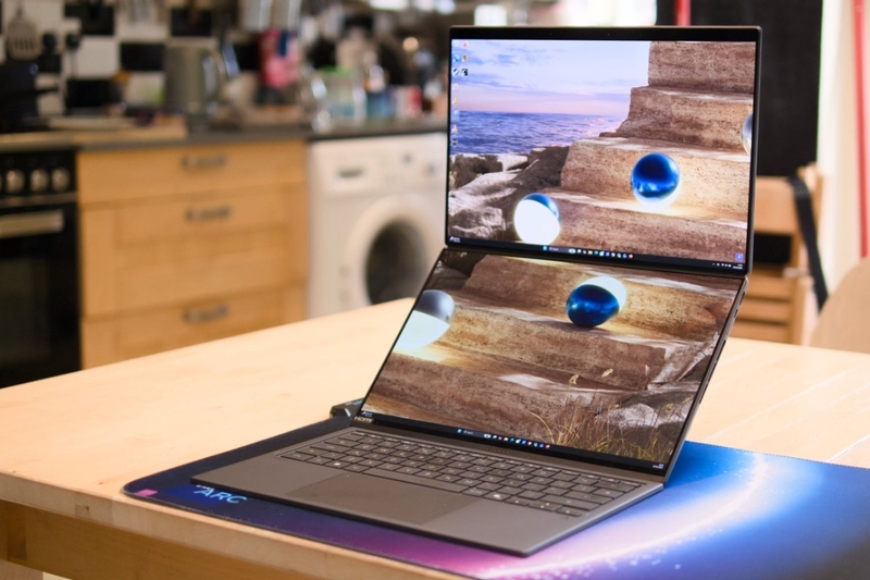Laptop ASUS AI (5\)