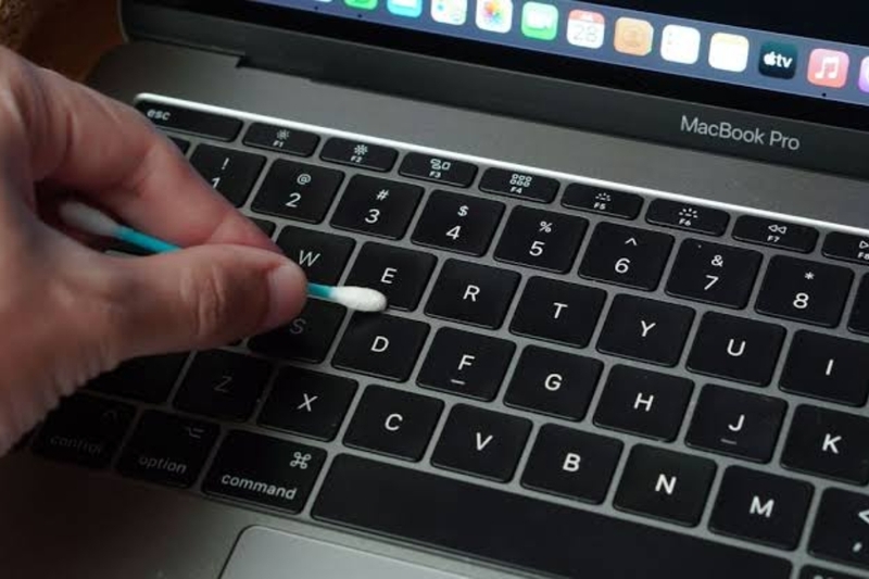Giá vệ sinh MacBook - 3