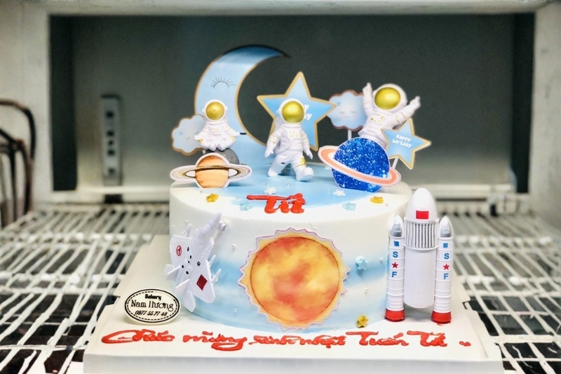 Bánh phi hành gia trang trí 3D nặn bột giấy gạo