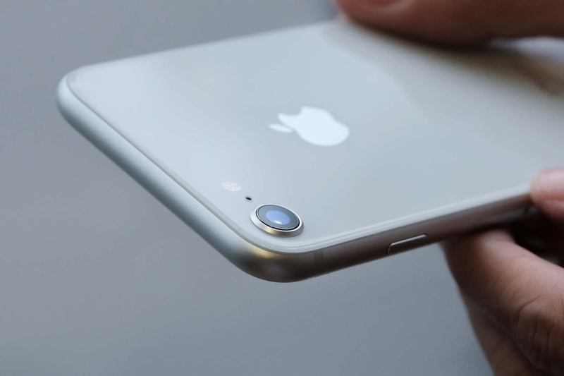 iPhone 8 bản tiêu chuẩn có màn hình Retina HD 4,7 inch