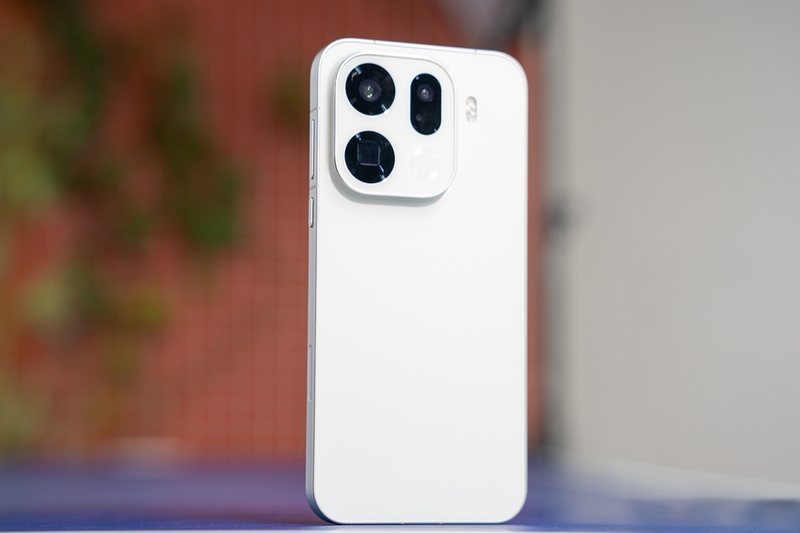 OPPO Find X9 Pro - 1