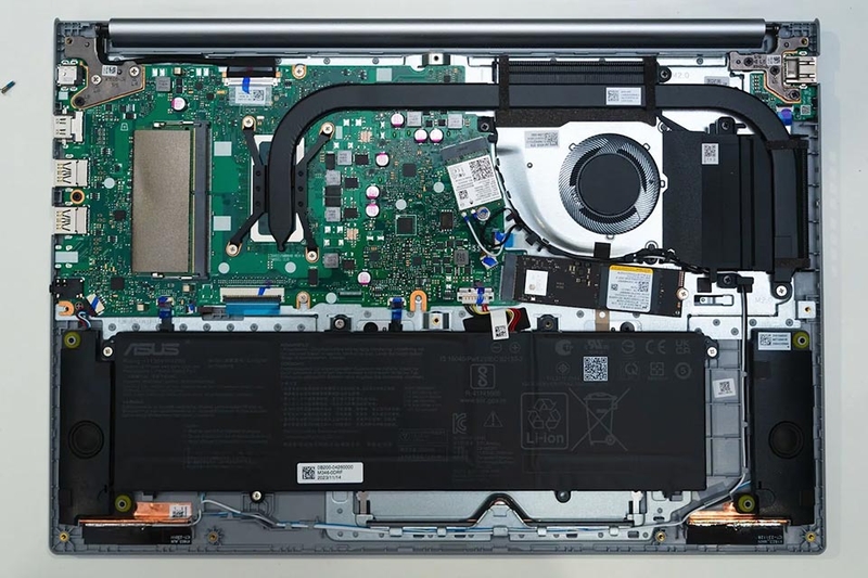 ASUS Vivobook 16 X1605VA-MB360W - 04