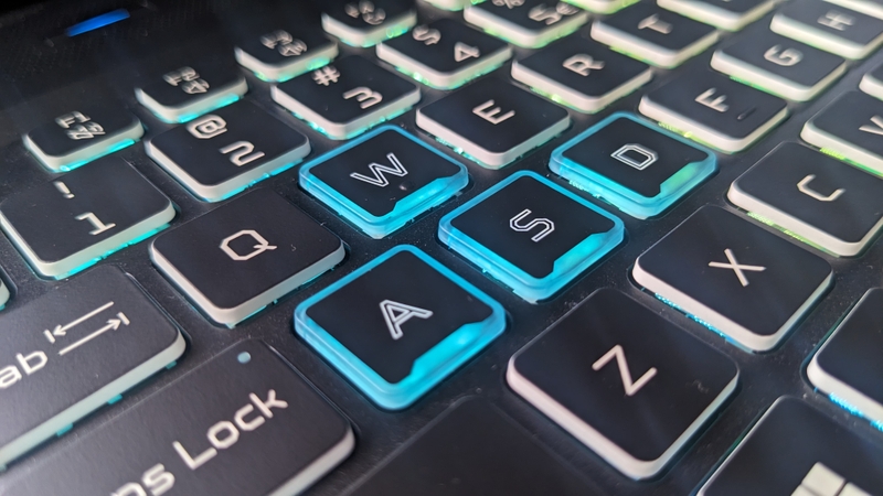 Acer Predator Helios có đáng mua không 4.jpg