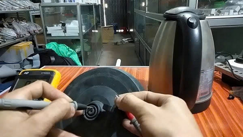 Ấm si&ecirc;u tốc bị hỏng c&oacute; n&ecirc;n sửa d&ugrave;ng tiếp ảnh 4