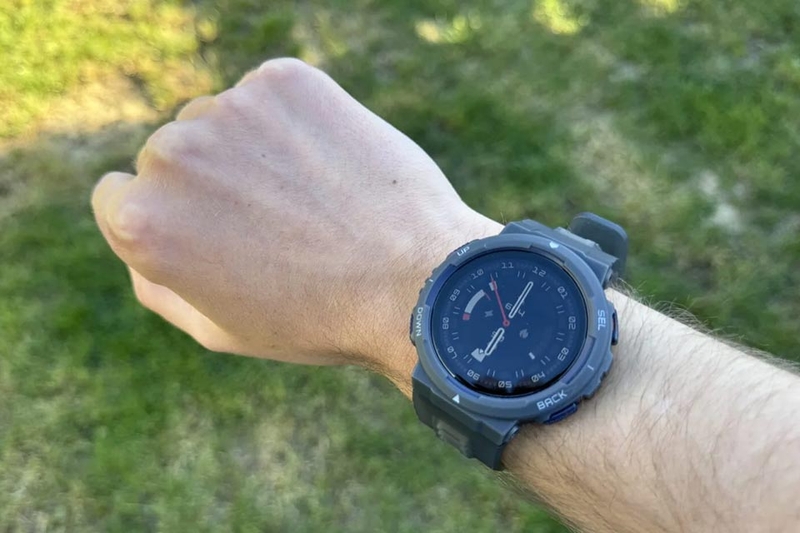 Review đồng hồ Amazfit Active Edge - 05