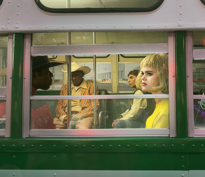 Ảnh chụp bối cảnh đám đông đậm chất điện ảnh của Alex Prager
