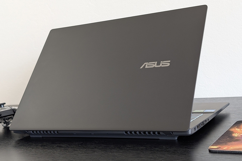 Đánh giá Asus Vivobook Gaming V16 - 11