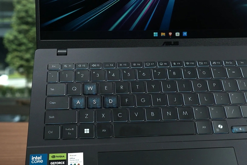 Đánh giá Asus Vivobook Gaming V16 - 07