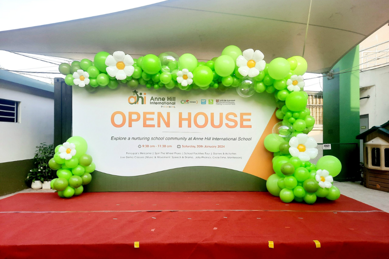 Background sự kiện là gì?