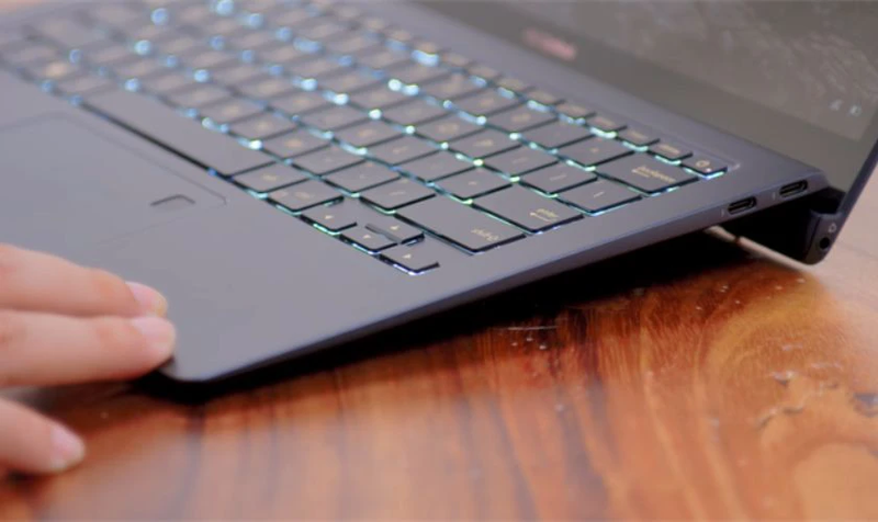 Bản lề Ergolift của ASUS Zenbook là gì 4.png