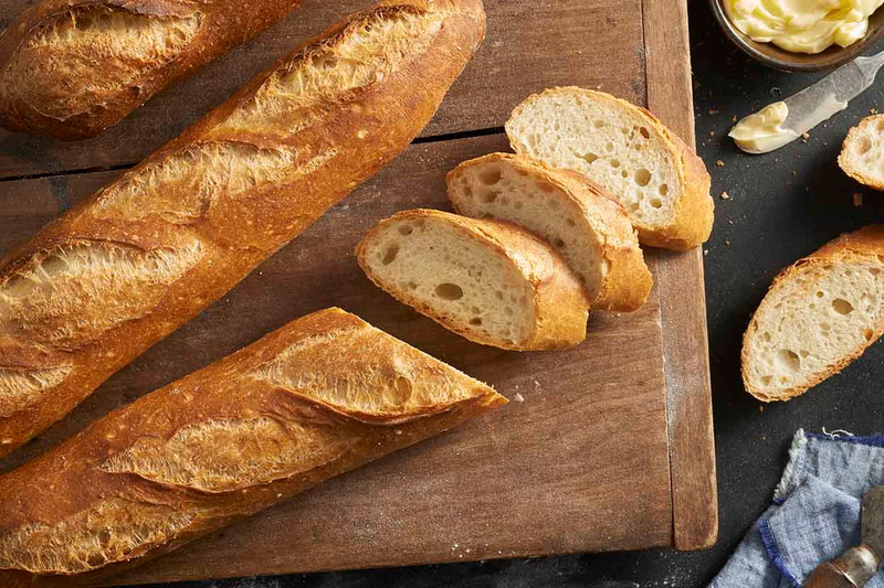 Baguette là danh từ chỉ loại bánh mì dài và vỏ giòn có nguồn gốc từ Pháp