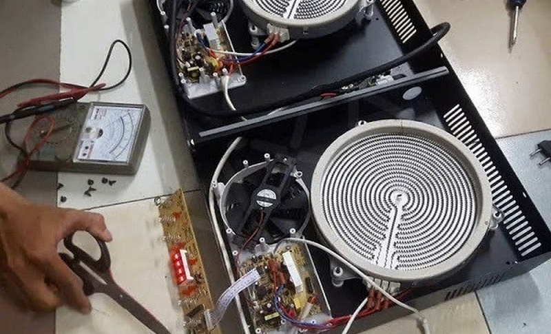 Bếp từ Bosch b&aacute;o lỗi E31 ảnh 3