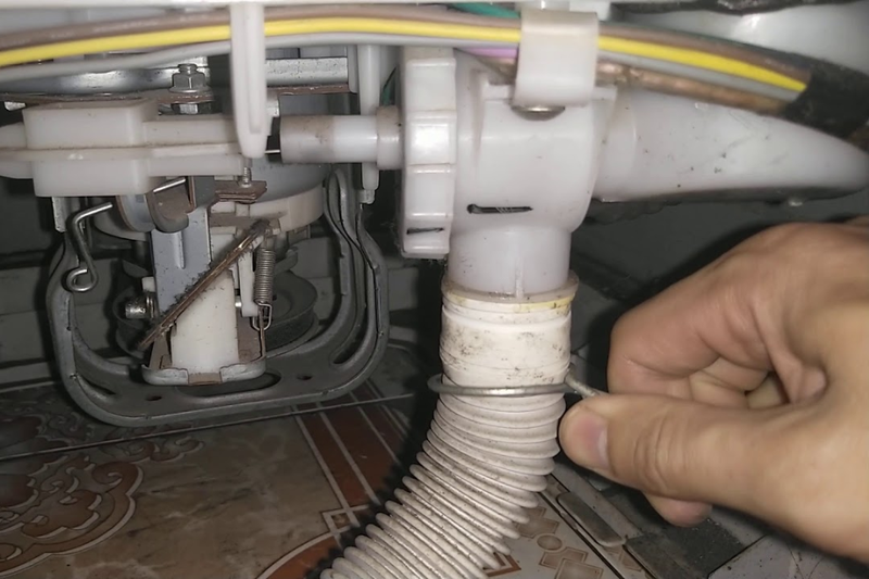 lỗi e2 máy giặt lg hình 2