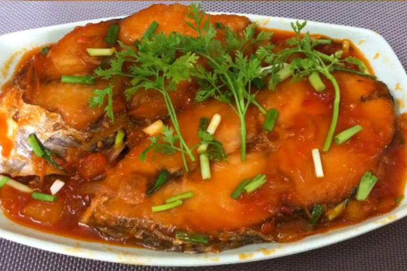 Cá thu một nắng sốt cà chua