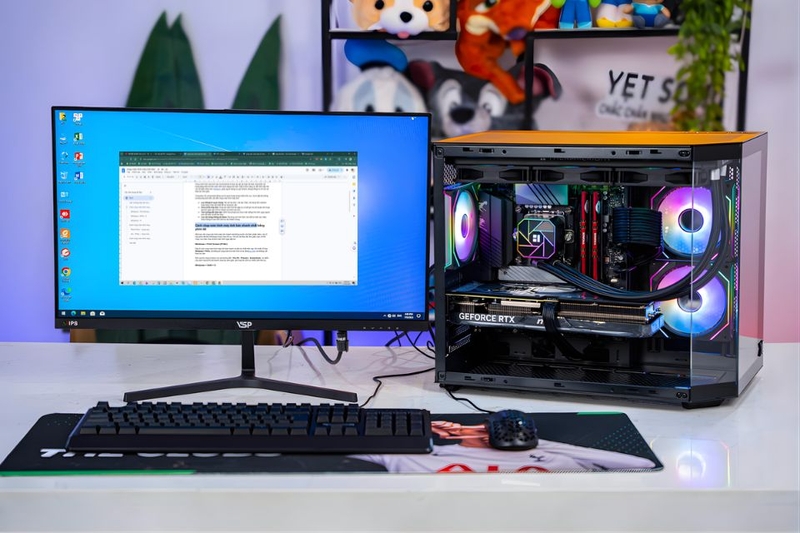 Windows + Print Screen (PrtSc)