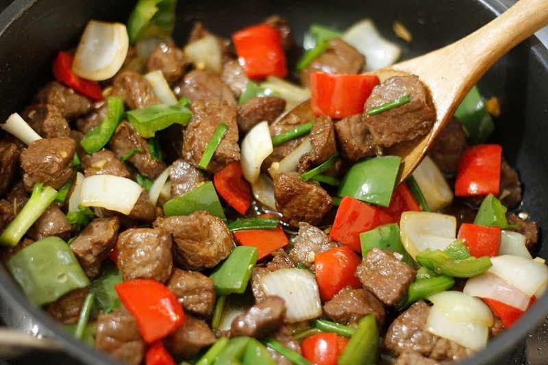 Cách làm bò lúc lắc rau củ quả ảnh 6