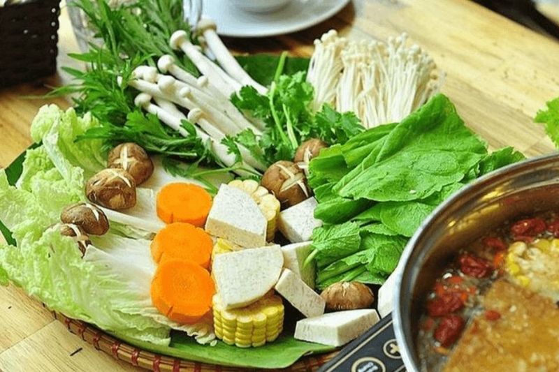 Các loại rau củ ăn kèm lẩu gà thập cẩm ngon nhất
