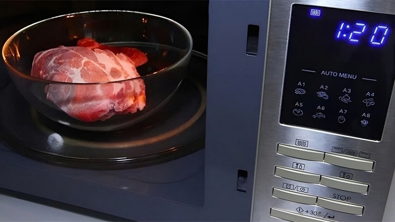 C&aacute;ch r&atilde; đ&ocirc;ng thực phẩm bằng l&ograve; vi s&oacute;ng ảnh 2