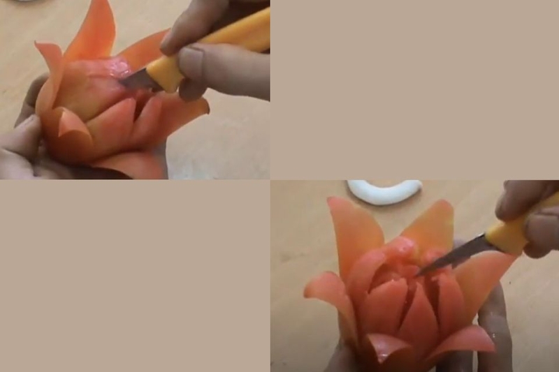 Dùng dao đẩy nhẹ từng cánh hoa ra ngoài