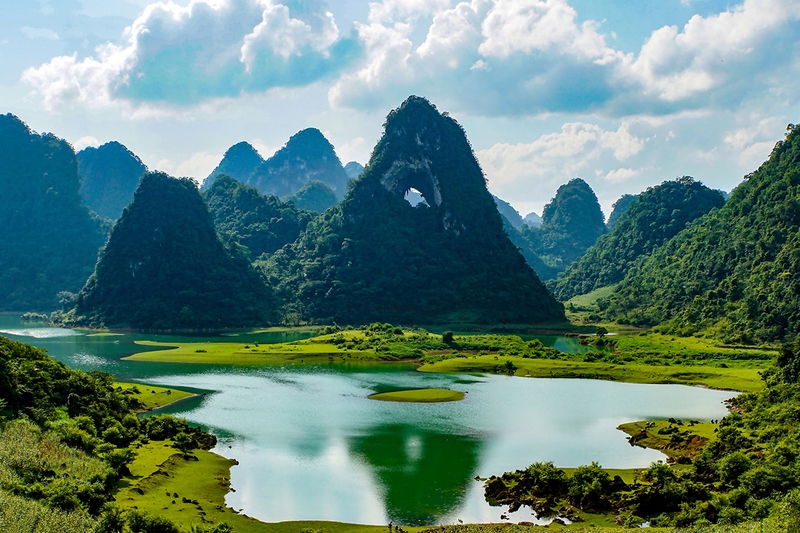 Cao Bằng khám phá thác Bản Giốc mùa nước lớn