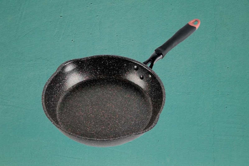 Chảo nh&ocirc;m chống d&iacute;nh đ&aacute;y từ Kangaroo KG215M