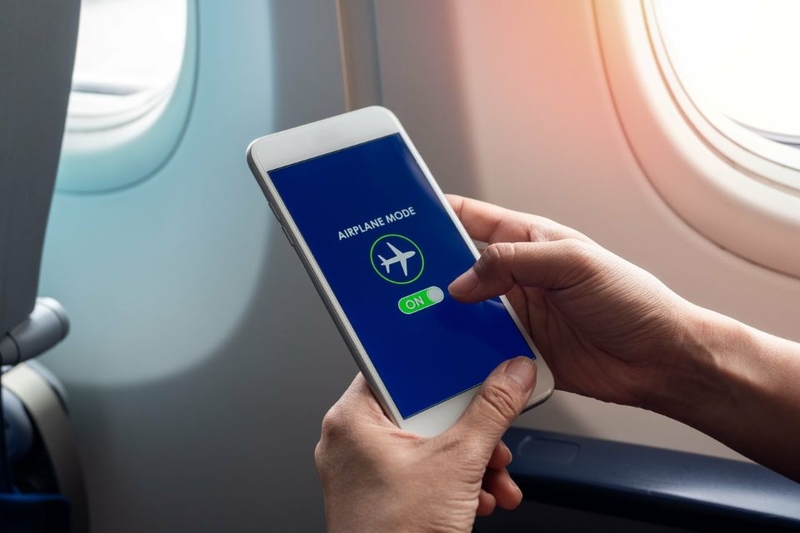 Chế độ máy bay có báo thức được không