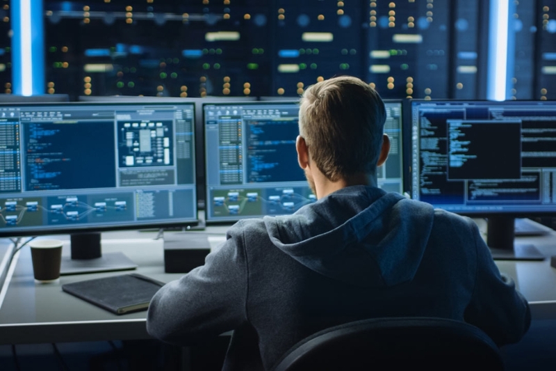 Chuyên viên an toàn thông tin (1)