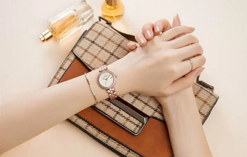 Có nên cho đồng hồ không ảnh 3
