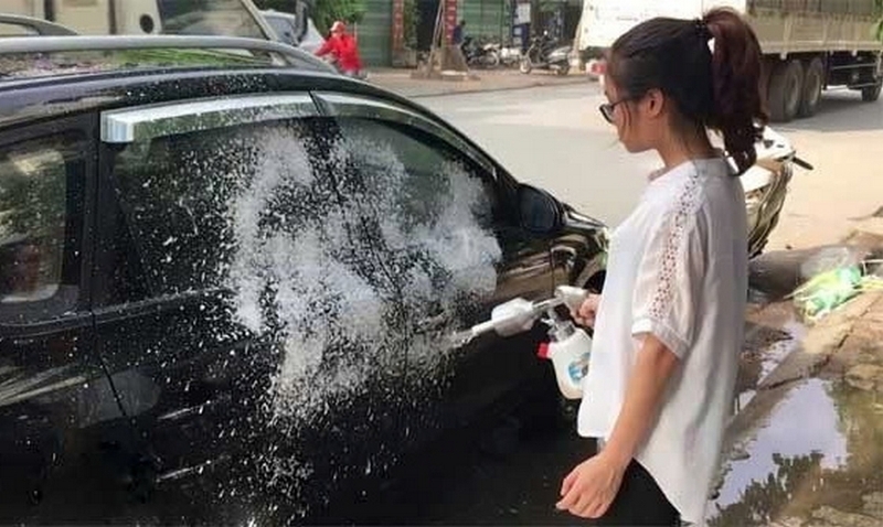 Có nên sử dụng bình bọt tuyết cho tiệm rửa xe ảnh 4