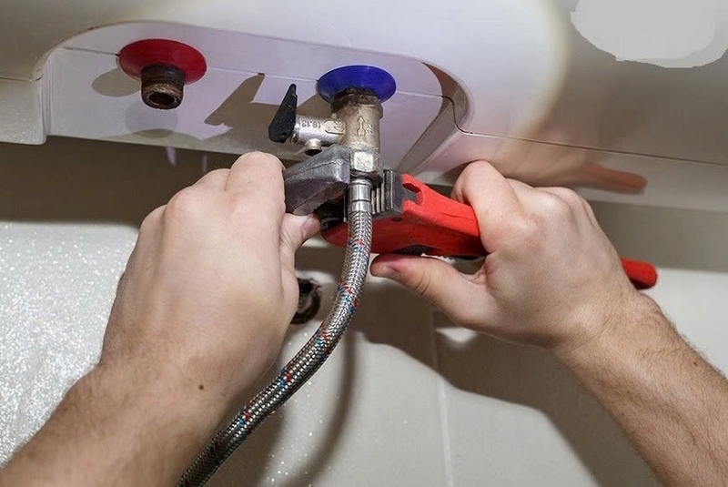 Có nên tự tháo van xả cặn bình nóng lạnh Ariston ảnh 3